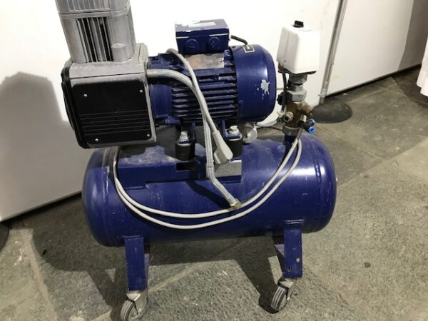 Air compressor