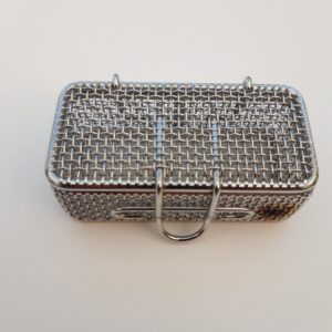 Stainless steel sterilization basket: 8x4x3 cm