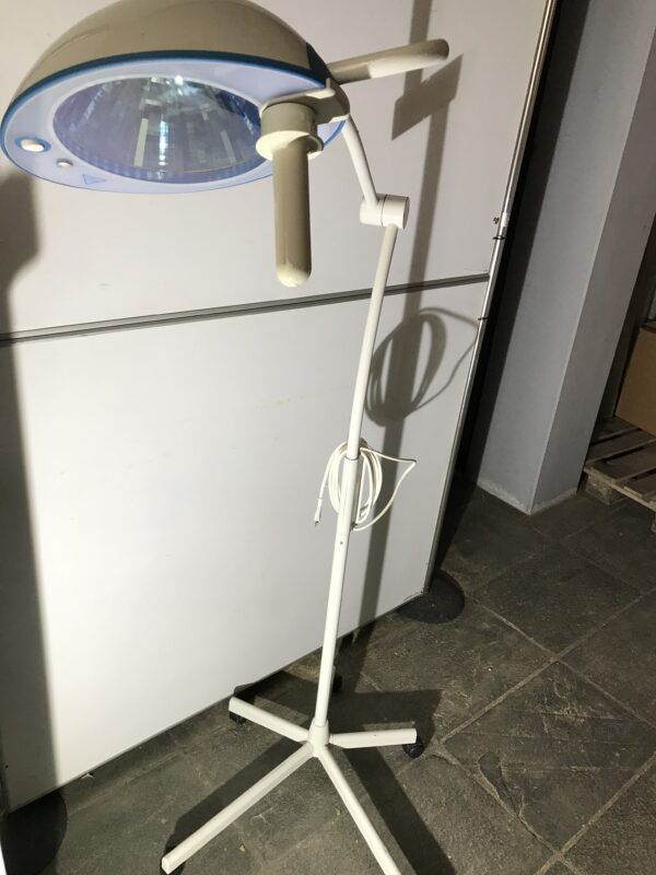 rolling surgery lamp