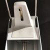 Fluid hand dispenser
